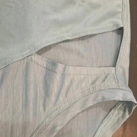 Lulemon no  inhibitions tee green - Picture 10 of 16